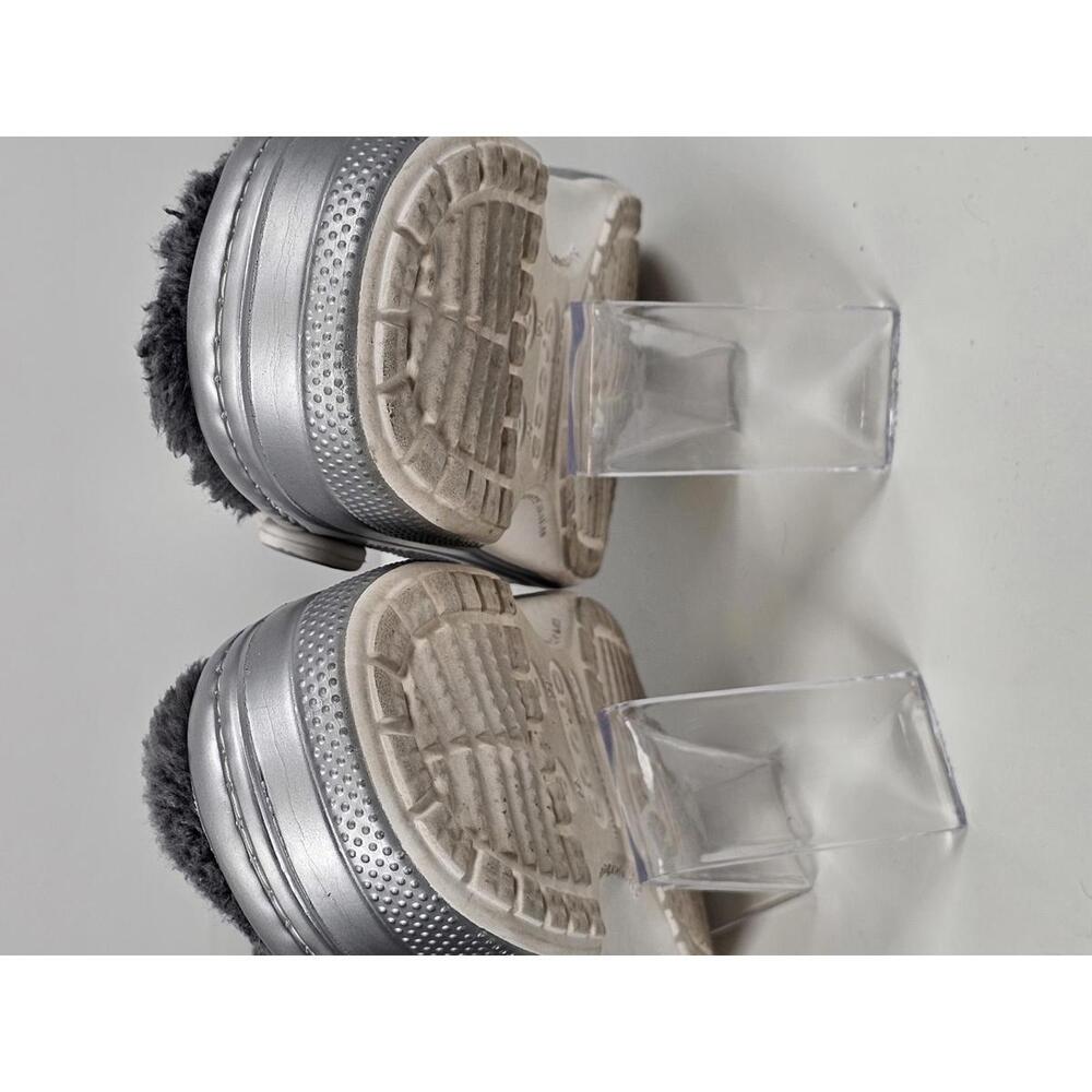 Crocs Classic Lined Clogs - Cozy & Stylish - Picture 6 of 13